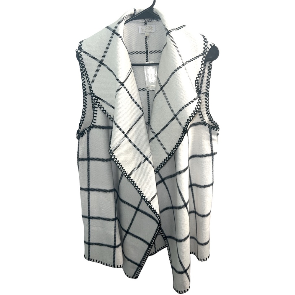 NWT MUD PIE “Murphy Blanket Vest-White” OS